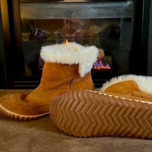 Brown woman’s Sorel boots size 9